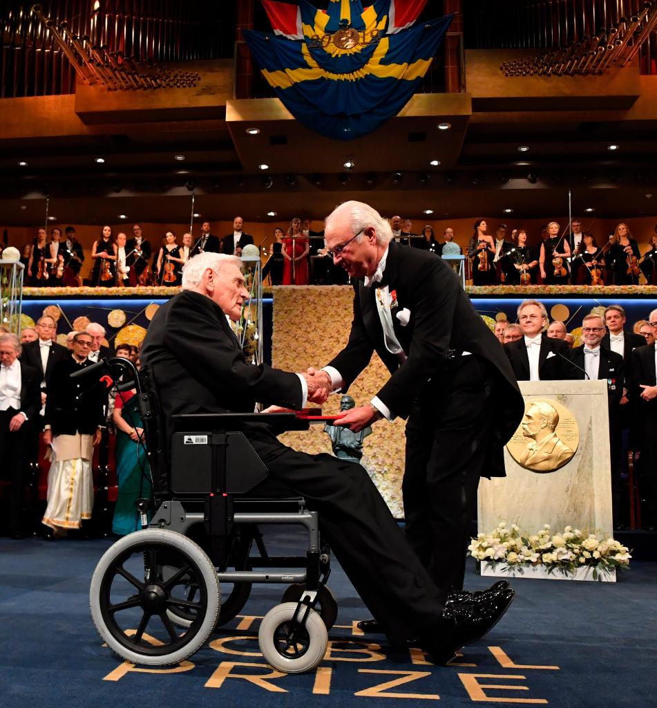 Congratulations to John Goodenough, #UChicago SM’50, PhD’52, who received the 2019 @NobelPrize in Chemistry earlier today in Stockholm!    More on Goodenough&#39;s field-defining work with lithium-ion batteries: 